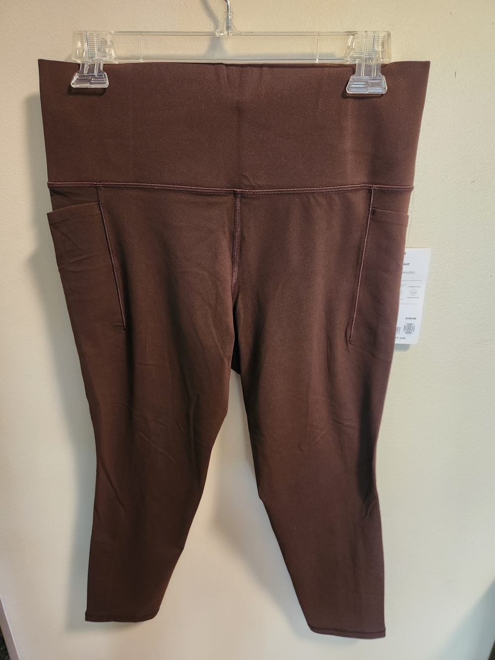 NWT Athleta Salutatiom Stash Tights